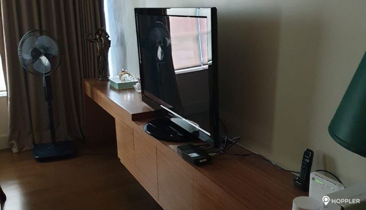 "3BR Condo for Rent in Edades Tower and Garden Villas, Rockwell Center, Makati"04