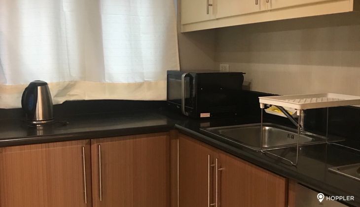 "Studio Condo for Rent in Greenbelt Madison, Legazpi Village, Makati"04