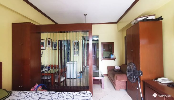 "Studio Condo for Rent in Paseo Parkview Suites, Salcedo Village, Makati"03