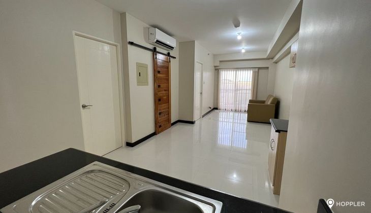 "2BR Condo for Rent in Sheridan Tower, Barangka Ilaya, Mandaluyong"02
