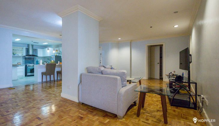 "2BR Condo for Rent in La Maison, San Lorenzo Village, Makati"03