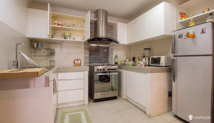 "2BR Condo for Rent in La Maison, San Lorenzo Village, Makati"09