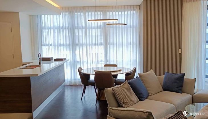 "2BR Condo for Rent in Garden Towers, Legazpi Village, Makati"03