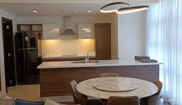 "2BR Condo for Rent in Garden Towers, Legazpi Village, Makati"04