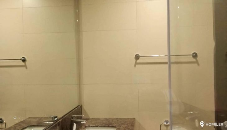 "2BR Condo for Rent in Garden Towers, Legazpi Village, Makati"10