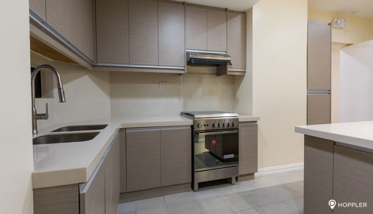 "3BR Condo for Rent in The Ritz Towers, Urdaneta Village, Makati"05