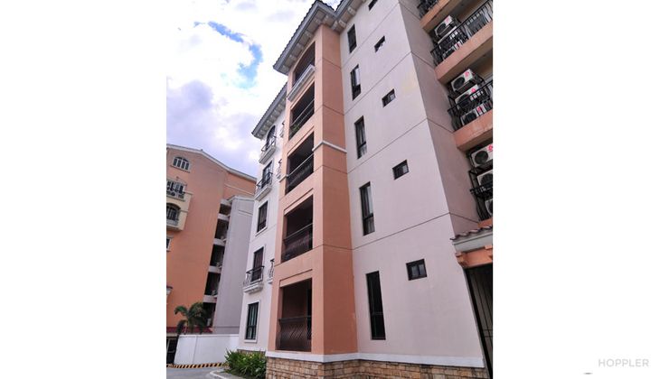 "2BR Condo for Rent in McKinley Hill Garden Villas, McKinley Hill, Taguig"10