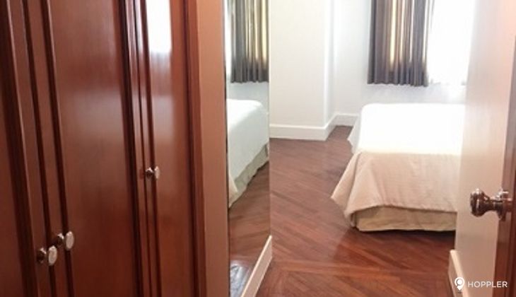 "2BR Condo for Rent in Amorsolo East, Rockwell Center, Makati"02