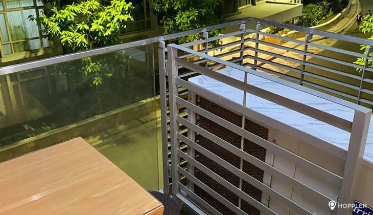 "2BR Condo for Rent in The Parkside Villas, Newport, Pasay"06