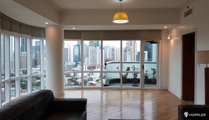 "2BR Condo for Rent in Hidalgo Place, Rockwell Center, Makati"02