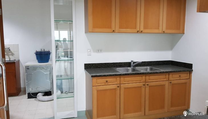 "2BR Condo for Rent in Hidalgo Place, Rockwell Center, Makati"05