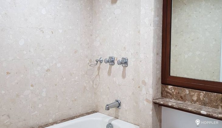 "2BR Condo for Rent in Hidalgo Place, Rockwell Center, Makati"09