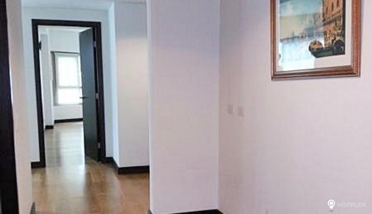 "2BR Condo for Rent in The Residences at Greenbelt, Legazpi Village, Makati"02