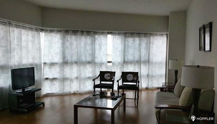 "2BR Condo for Rent in The Residences at Greenbelt, Legazpi Village, Makati"04