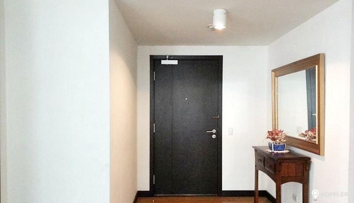 "2BR Condo for Rent in The Residences at Greenbelt, Legazpi Village, Makati"06