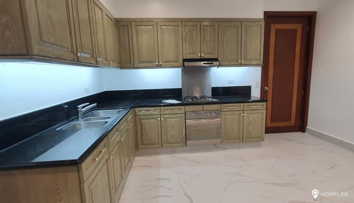 "3BR Condo for Rent in Tiffany Place, Salcedo Village, Makati"06