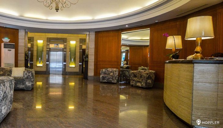 "3BR Condo for Rent in Elizabeth Place, Salcedo Village, Makati"04