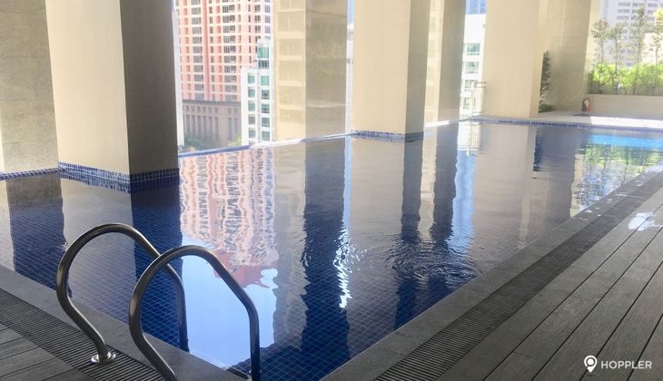 "2BR Condo for Rent in One Penn Place, Salcedo Village, Makati"04