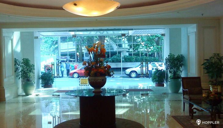 "2BR Condo for Rent in The Frabella 1, Legazpi Village, Makati"02
