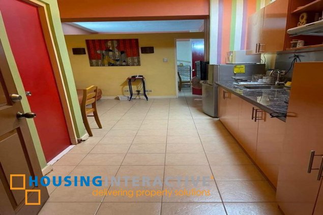 FOR SALE:  BURGUNDY  TRANSPACIFIC CONDO06