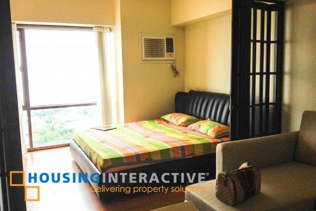 FULLY FURNISHED 1BR UNIT IN ETON BAYPARK MANILA FOR RENT08