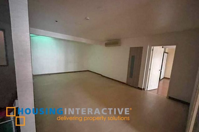 FOR RENT - 2BR UNIT IN PEARL OF THE ORIENT TOWER05