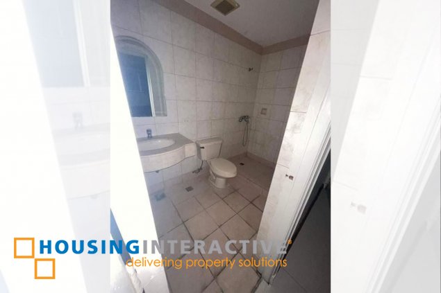 FOR RENT - 2BR UNIT IN PEARL OF THE ORIENT TOWER09