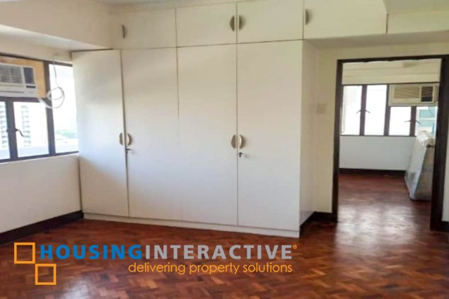 SEMI FURNISDHED-2 BEDROOM UNIT-FOR RENT IN MANILA03