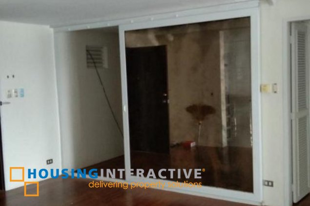 Unfurnished 2 BR Unit For Rent in Legaspi Towers 30006