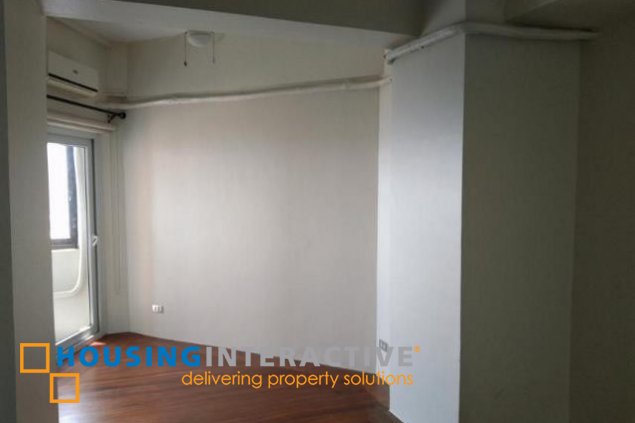 Unfurnished 2 BR Unit For Rent in Legaspi Towers 30008