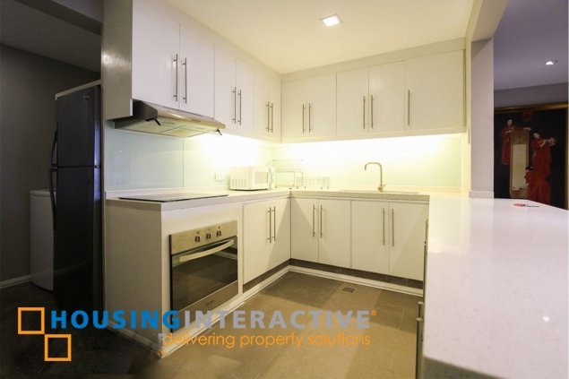 EXQUISITE FULLY FURNISHED 3-BEDROOM UNIT FOR SALE IN LEGASPI TOWERS 30009