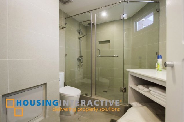 EXQUISITE FULLY FURNISHED 3-BEDROOM UNIT FOR SALE IN LEGASPI TOWERS 30010