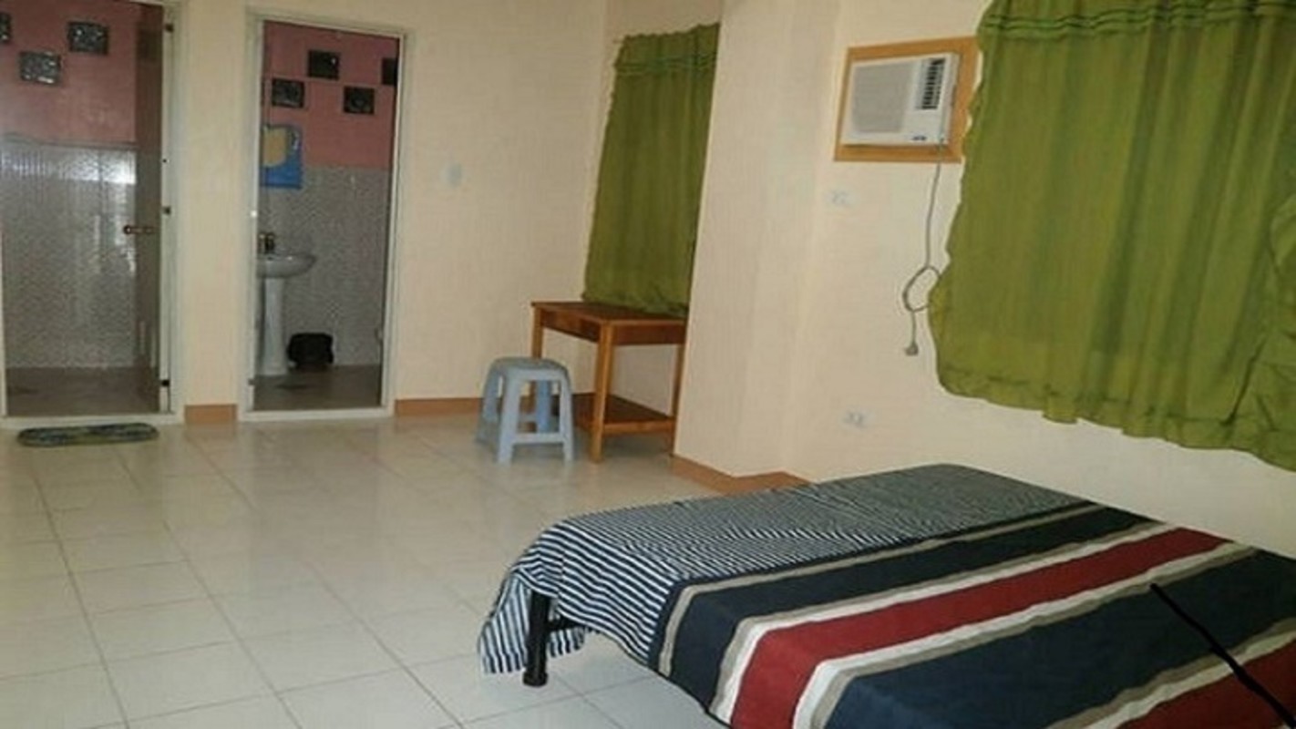 Rooms 4 rent NEAR AIRPORT & MAllS06
