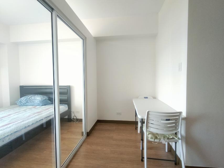 Infina Towers North Tower Semi-furnished 1 Bedroom04