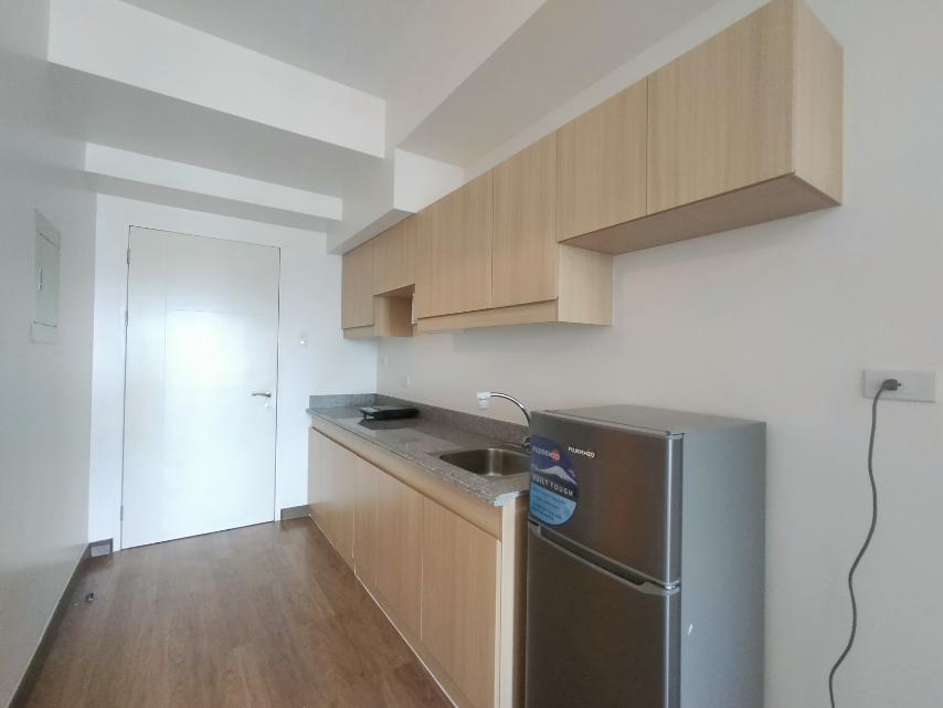 Infina Towers North Tower Semi-furnished 1 Bedroom05
