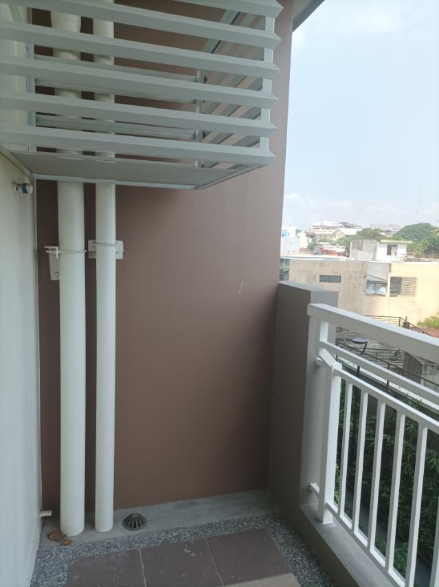 Infina Towers South Tower Semi-furnished 1 Bedroom03