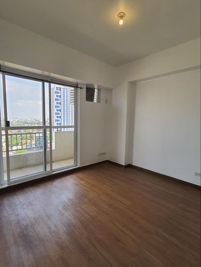 One Castilla Place One Castilla Place Semi-furnished 2 Bedroom03