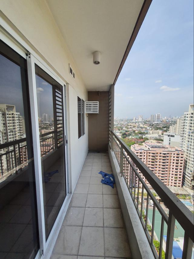 One Castilla Place One Castilla Place Semi-furnished 2 Bedroom04