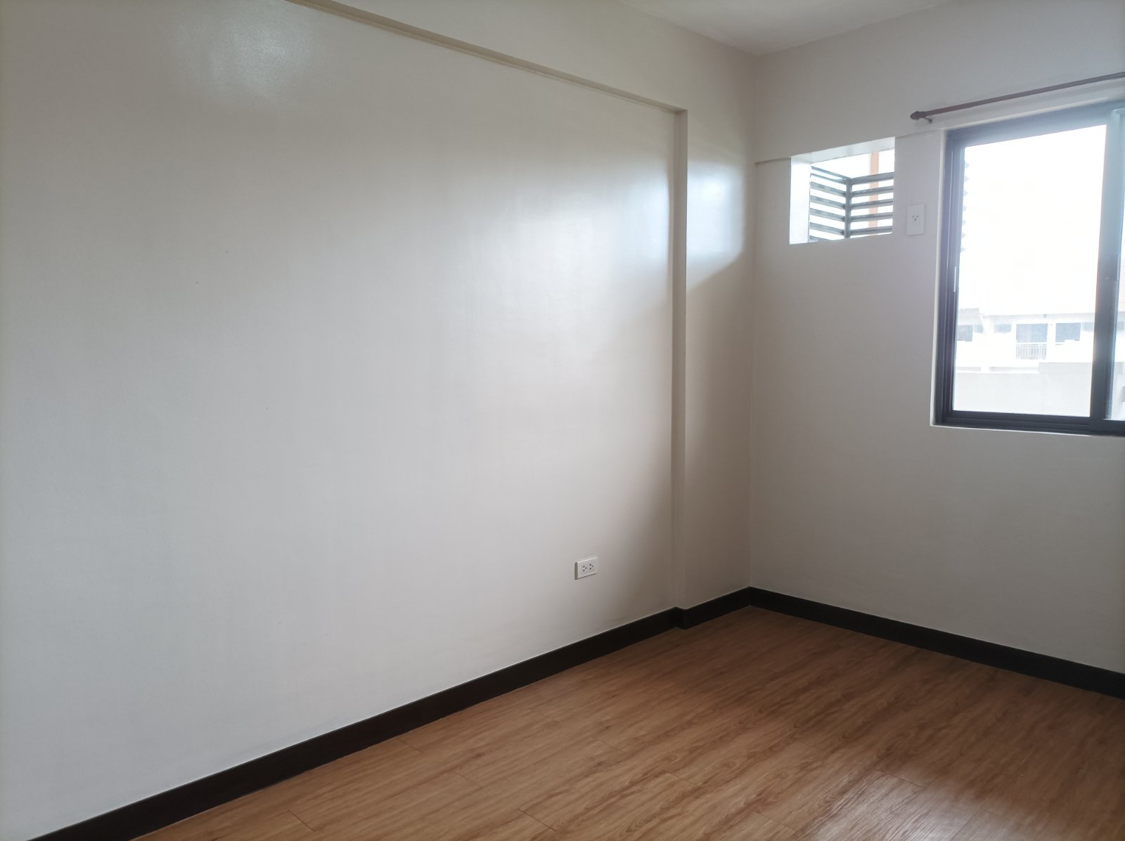 Siena Park Residences Lilac Bare Unit 2 Bedroom02