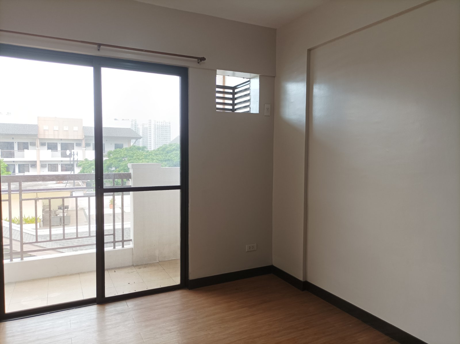 Siena Park Residences Lilac Bare Unit 2 Bedroom03
