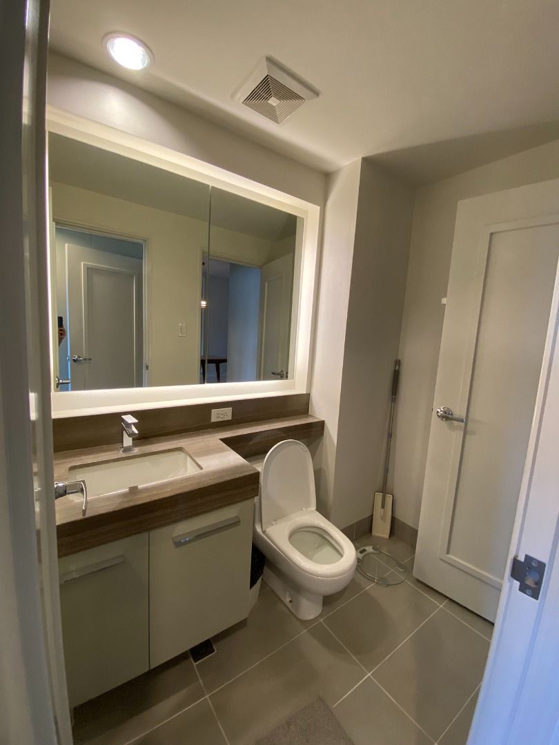 "For Rent: 1BR Fully Furnished in The Lincoln Tower, Rockwell, Makati City"08