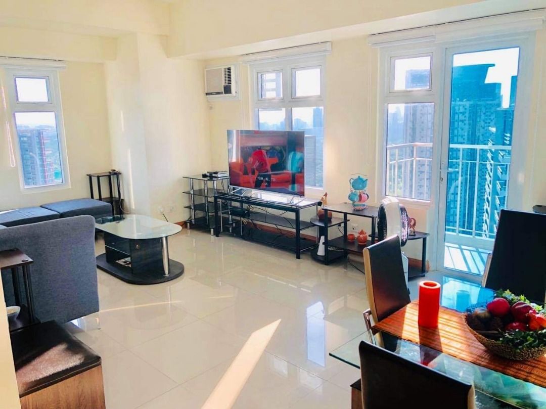 "For Sale 2BR Corner Unit at Trion Towers Tower 2, BGC Taguig"08