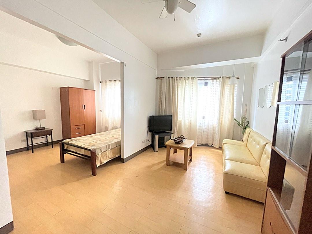 Eastwood Condo for Rent04