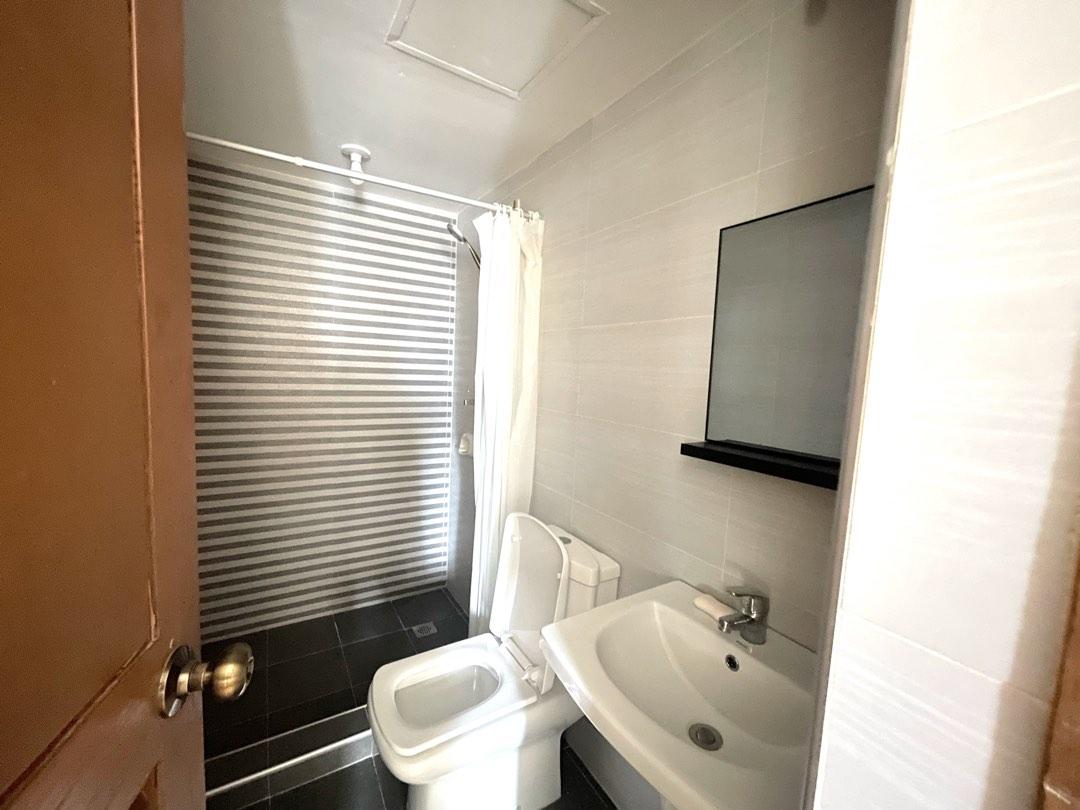 Eastwood Condo for Rent07