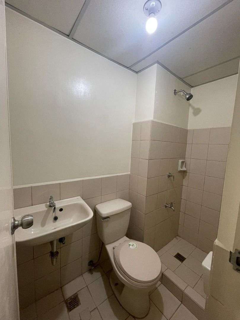 "PINES PEAK TOWER, Studio Unit For Rent, Mandaluyong City"04