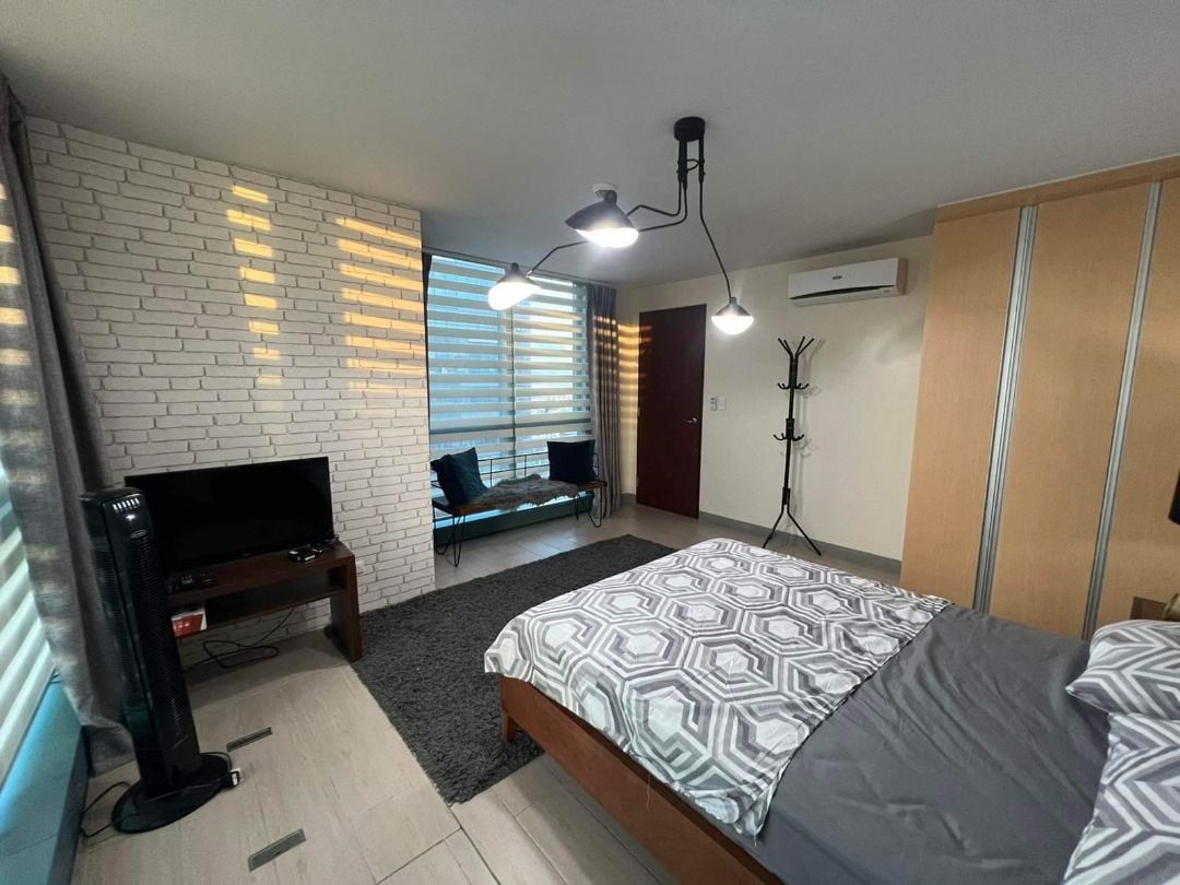 "FOR RENT: One Uptown Residence - 1 Bedroom Unit, Furnished, 55.7 Sqm., 1 Parking Slot, BGC, Taguig City"05