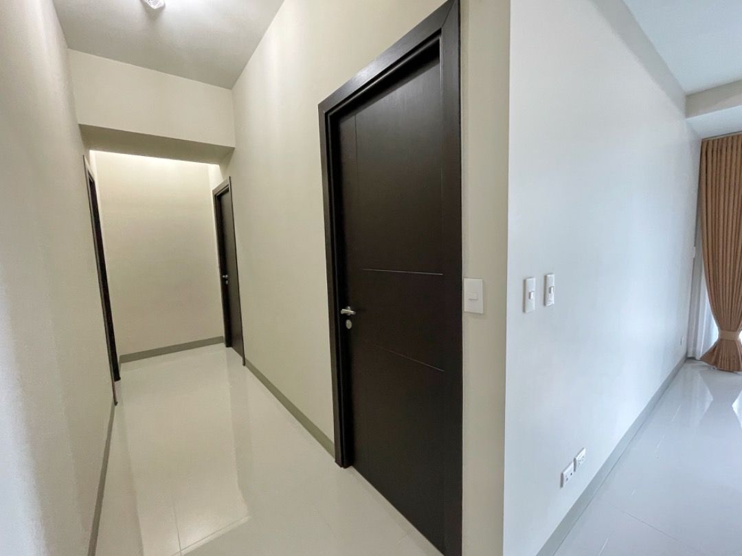 2BR w/ Balcony in Parksuites 2 BGC For Rent08