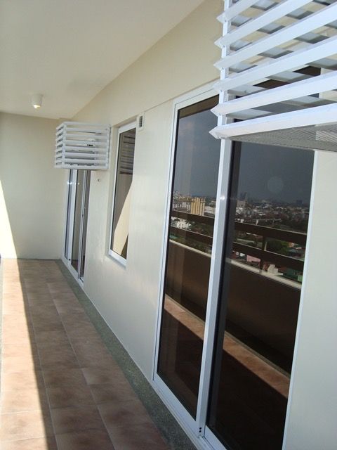 DMCI Illumina Residences 2 BR 70 sqm for rent04