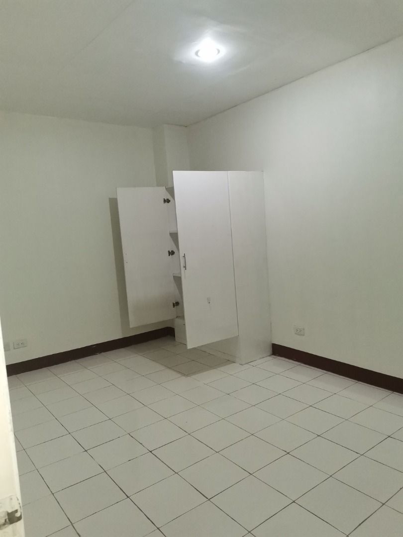 "1Bedroom Apartment for rent in Brgy. Rizal  Makati near McKinley,BGC,C5"08