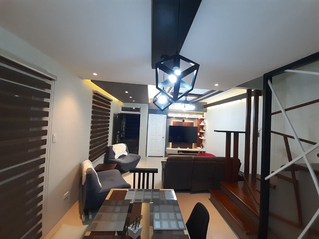 "2 STOREY SINGLE ATTACHED FULLY FURNISHED HOUSE FOR RENT FEU REGALADO, FEU DILIMAN, DAHLIA, COMMONWEALTH AVENUE, QUEZON CITY"10